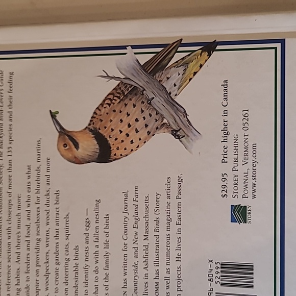 New The Backyard Bird Lovers Guide. - Picture 2 of 8